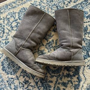 Women’s grey mid calf uggs